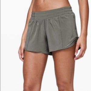 Lululemon hotty hot shorts 4 inch low rise